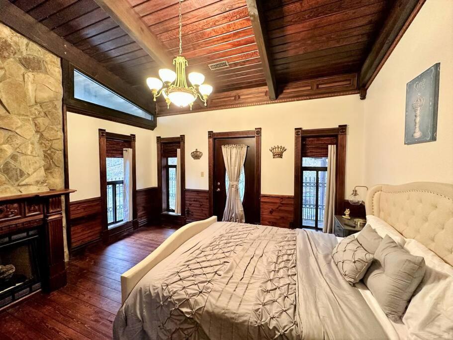 5 Bedroom Estate Near Casino And Downtown 布里斯托尔 外观 照片